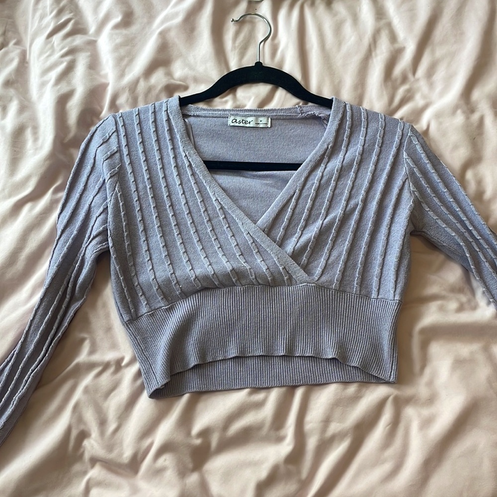 Light purple crop top.